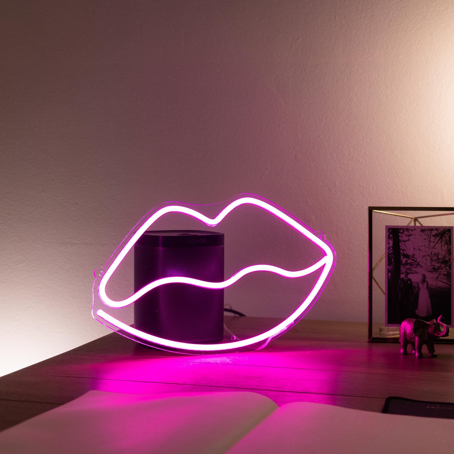 Hot Lips - LED Mini Glow Sign
