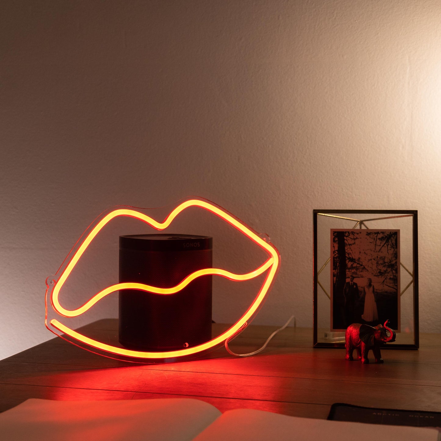 Hot Lips - LED Mini Glow Sign